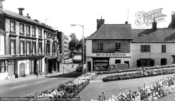 Photo of Calne, Central Gardens c.1960