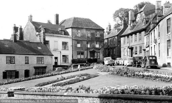 Photo of Calne, Central Gardens c.1960