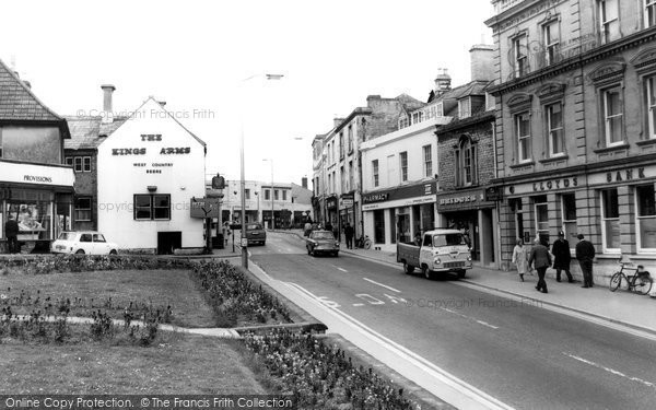 Photo of Calne, High Street c.1965