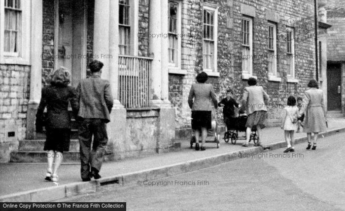 Photo of Calne, Pedestrians In London Road c.1955