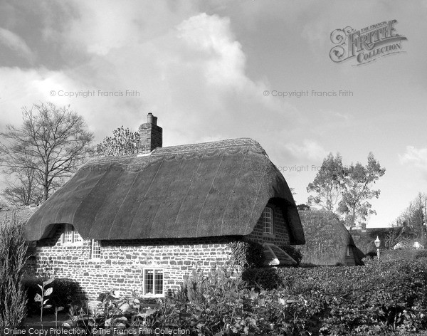 Photo of Calne, Sandy Lane, Thatched Cottages 2003