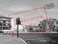 The Strand And The New Library 2003, Calne