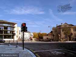 The Strand And The New Library 2003, Calne