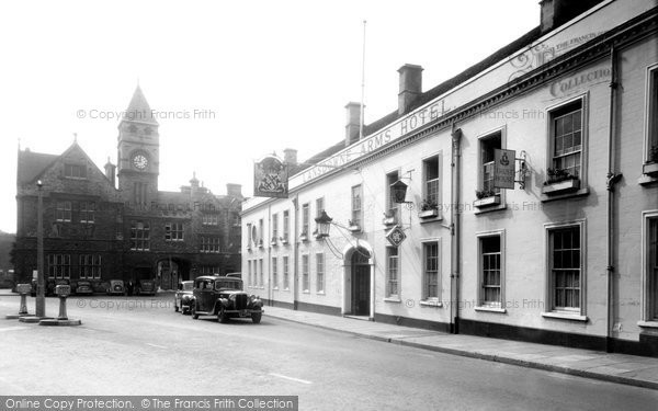 Photo of Calne, The Town Hall And Lansdowne Arms Hotel c.1955