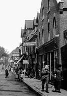 High Street Pedestrians 1919, Camberley