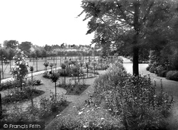 Recreation Ground Gardens 1931, Camberley