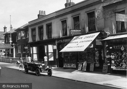 Shop In London Road 1927, Camberley