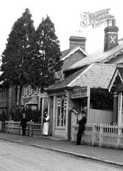 Shopkeeper 1906, Camberley