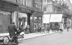 Shoppers, High Street 1925, Camberley