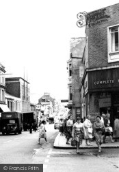 Shopping In Trelowarren Street 1960, Camborne