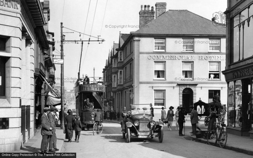 Camborne, Traffic in Trelowarren Street 1922