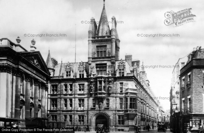 Photo of Cambridge, Caius College c.1930