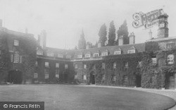 Christ's College, First Court 1908, Cambridge