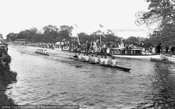 Photo of Cambridge, Eights 1909