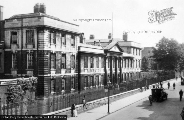 Photo of Cambridge, Emmanuel College c.1930