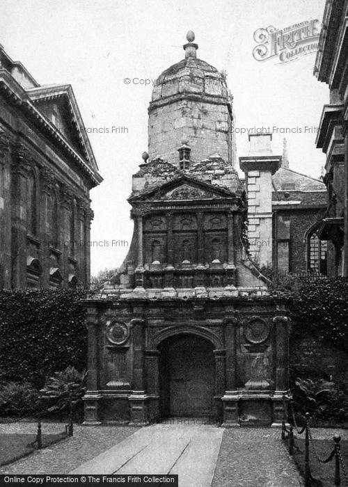 Photo of Cambridge, Gate Of Honour, Caius College c.1920