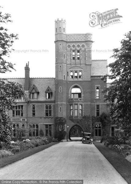 Photo of Cambridge, Girton College 1929