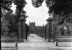 Jesus College New Entrance Gates 1931, Cambridge
