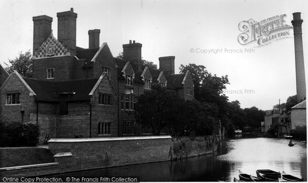Photo of Cambridge, Magdalene College From Bridge Street c.1955