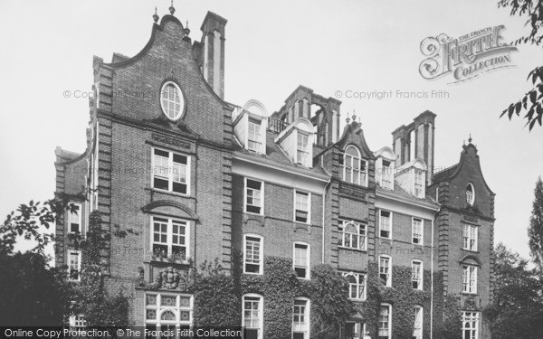 Photo of Cambridge, Newnham College 1911