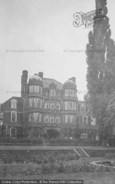 Photo of Cambridge, Newnham College 1931