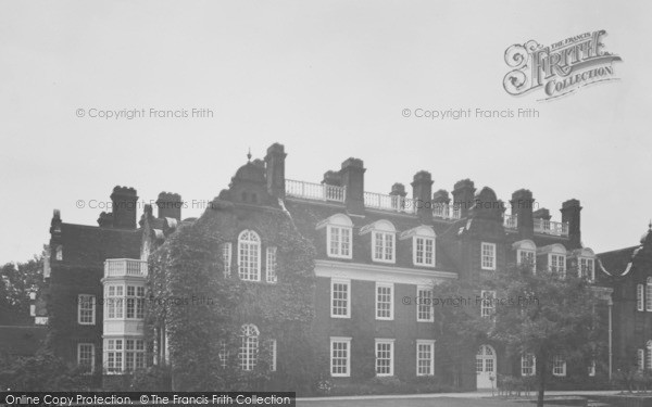 Photo of Cambridge, Newnham College 1931