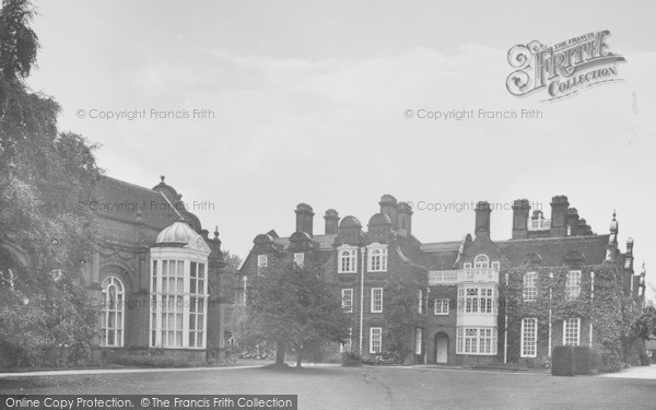 Photo of Cambridge, Newnham College 1931