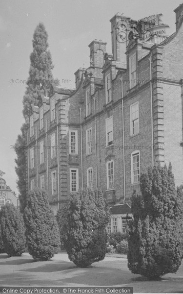 Photo of Cambridge, Newnham College 1931