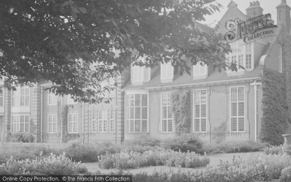 Photo of Cambridge, Newnham College 1931