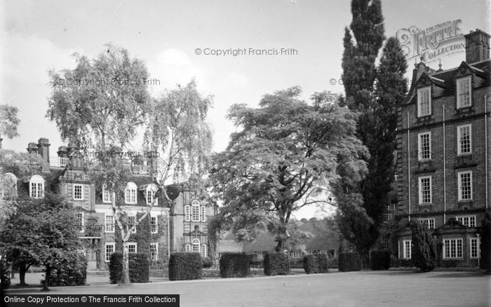Photo of Cambridge, Newnham College c.1931