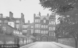 Newnham College Entrance Gate 1931, Cambridge
