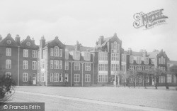 Newnham College, Peile Hall 1911, Cambridge