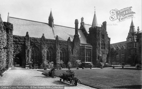 Photo of Cambridge, Pembroke College, First Court 1908