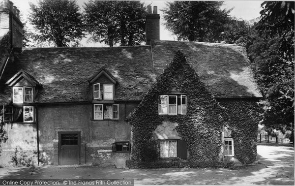 Photo of Cambridge, Queens' College, Old Cottages 1908