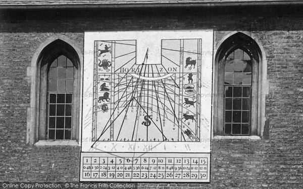 Photo of Cambridge, Queens' College Sundial 1911