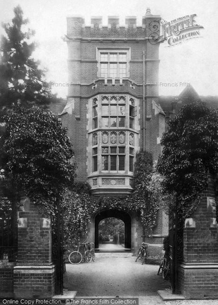 Photo of Cambridge, Ridley Hall Gateway 1909