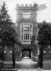 Ridley Hall Gateway 1909, Cambridge
