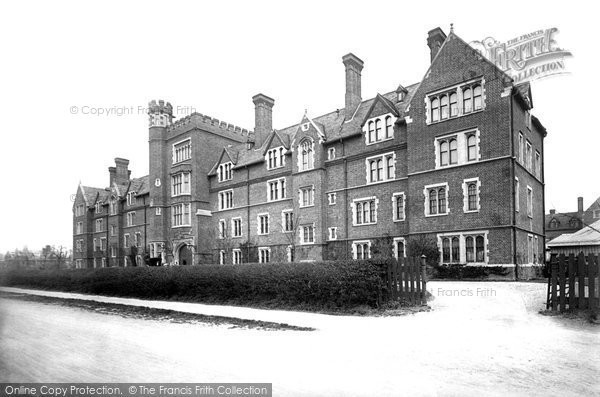 Photo of Cambridge, Selwyn College 1890