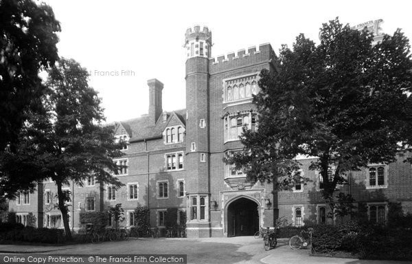 Photo of Cambridge, Selwyn College Entrance 1923
