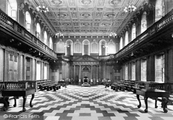 Senate House Interior 1908, Cambridge