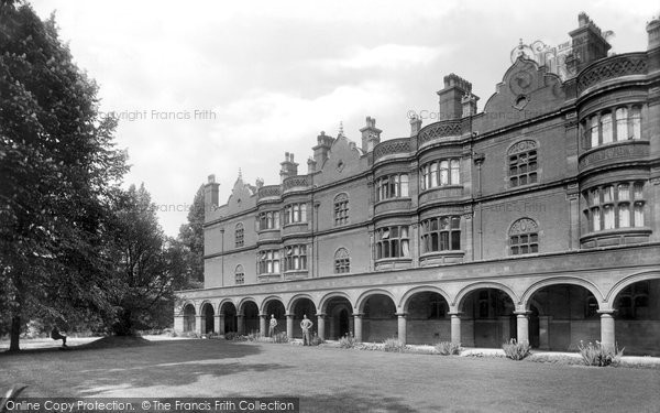 Photo of Cambridge, Sidney Sussex College Cloister Court 1914