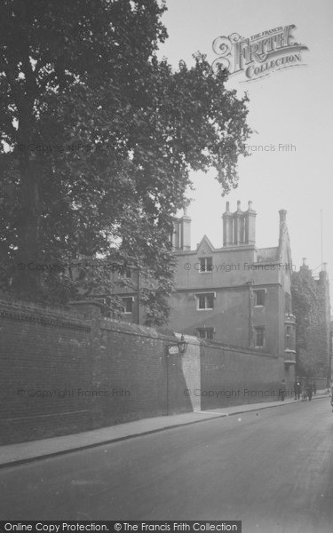 Photo of Cambridge, Sidney Sussex College, Cromwell's Window 1931