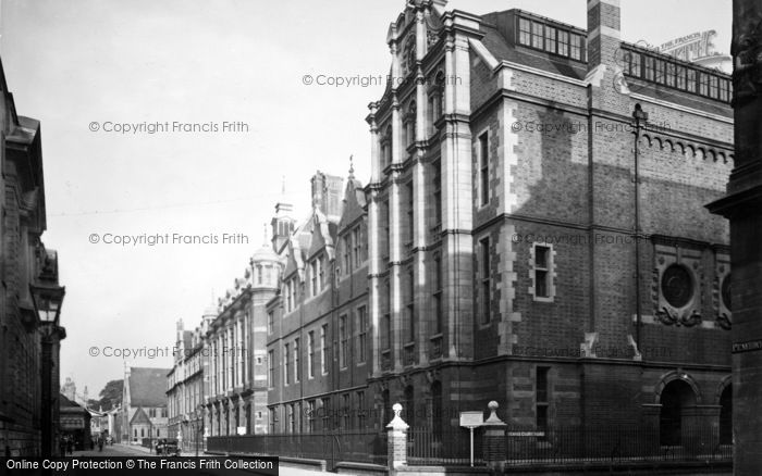 Photo of Cambridge, Squire Law Library, Downing Street 1931