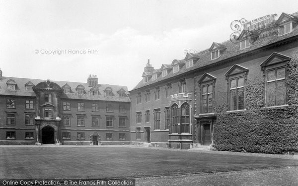 Photo of Cambridge, St Catharine's College 1925