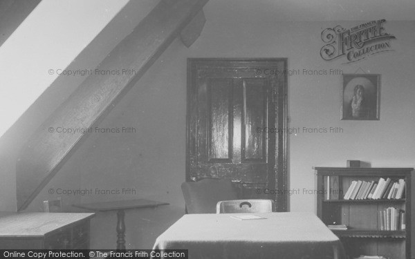 Photo of Cambridge, St Catharine's College, Students Room 1931