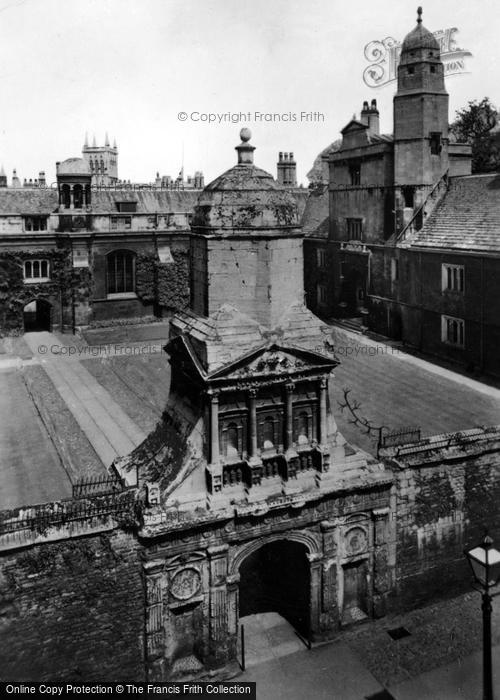 Photo of Cambridge, The Gate Of Honour, Caius College c.1920