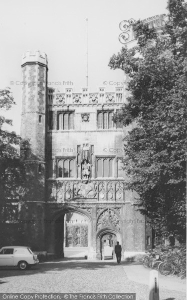 Photo of Cambridge, The Great Gateway, Trinity College c.1965
