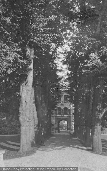 Photo of Cambridge, Trinity College Avenue 1931