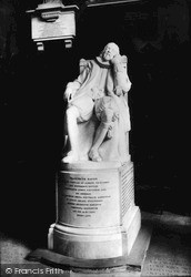 Trinity College, Francis Bacon Statue 1909, Cambridge
