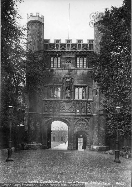 Photo of Cambridge, Trinity College, Great Gate 1908